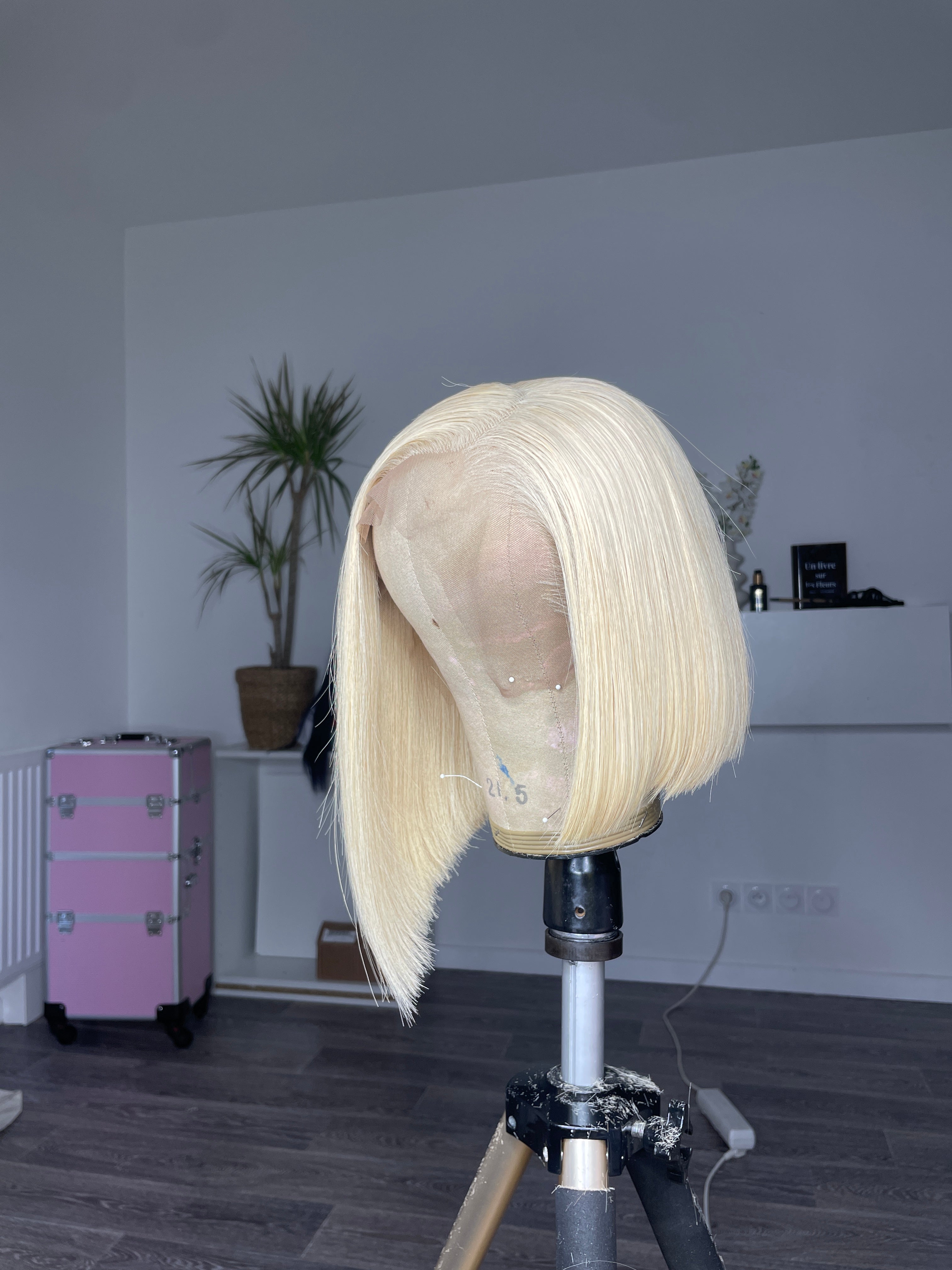 Blonde unit